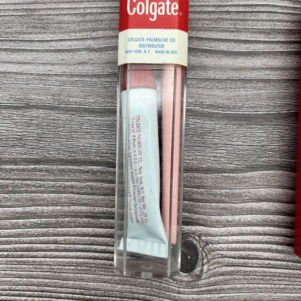 VINTAGE Colgate Medium Toothbrush Set Of 2 in Case *NEW OLD STOCK